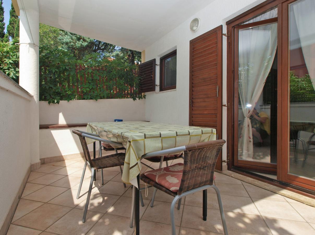 Apartments Luciano 1728 Premantura Extérieur photo